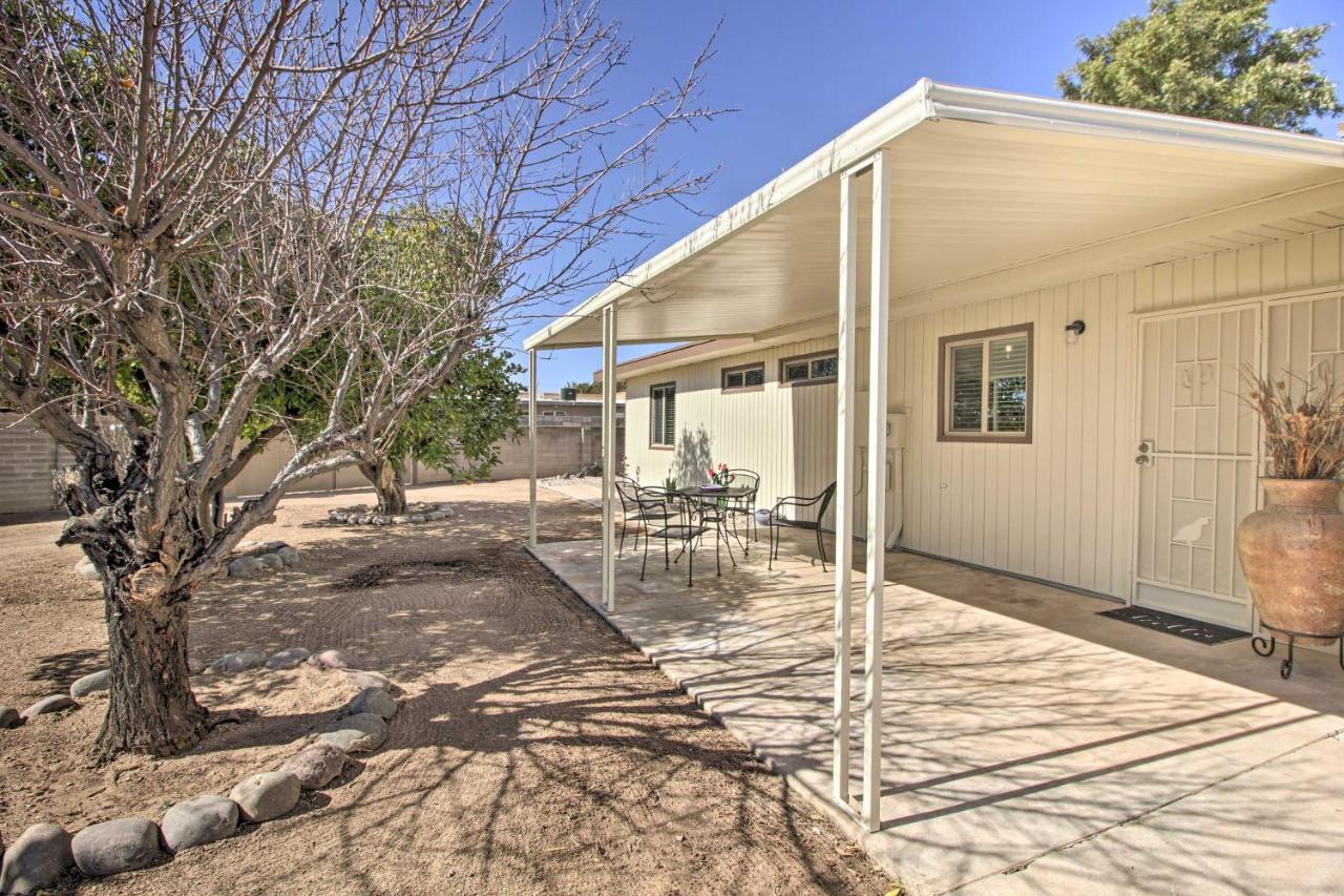 Holiday home Bright And Sunny Hideaway With Backyard! Tucson