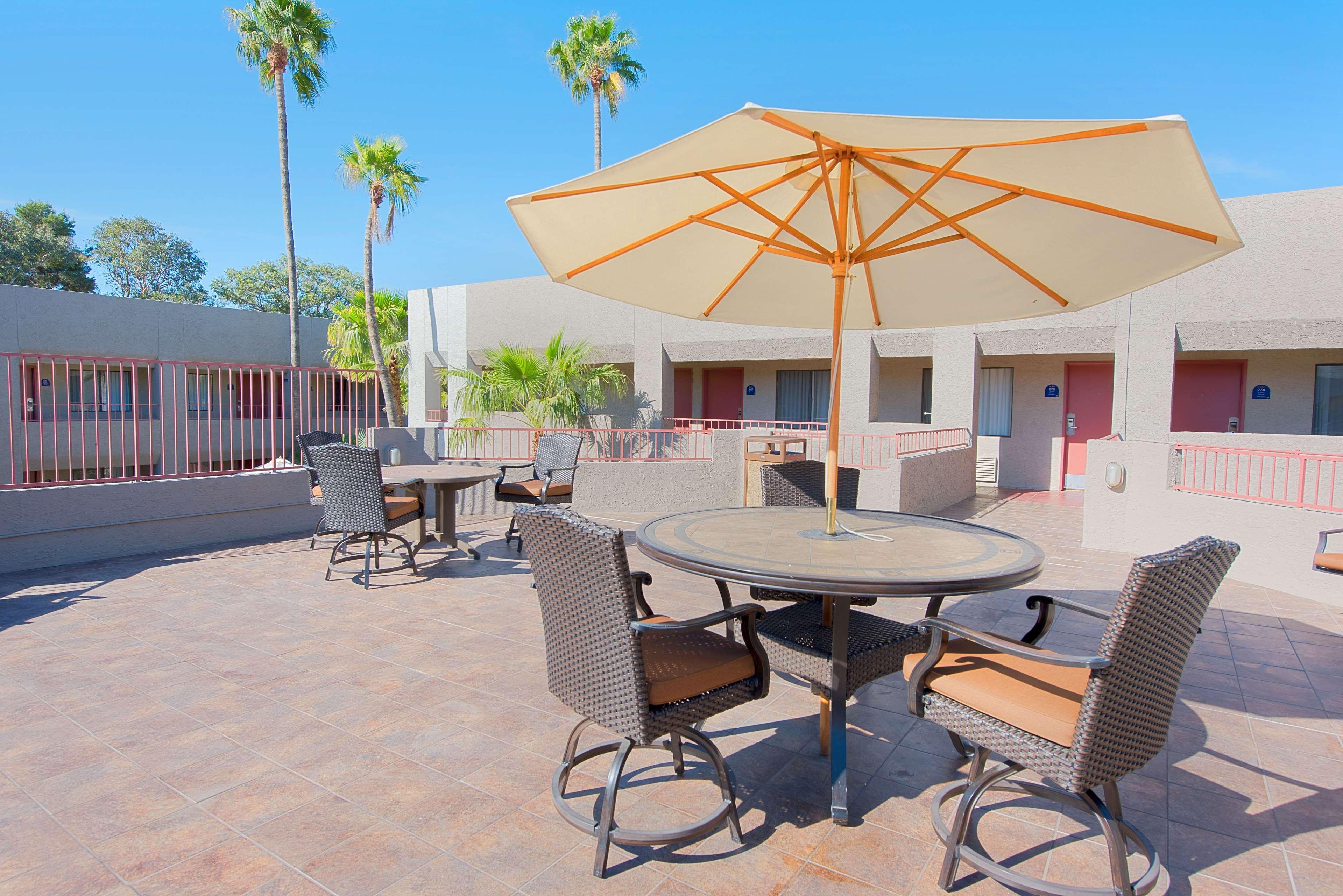 Western Innsuites Foothills & Hotel Casas Adobes