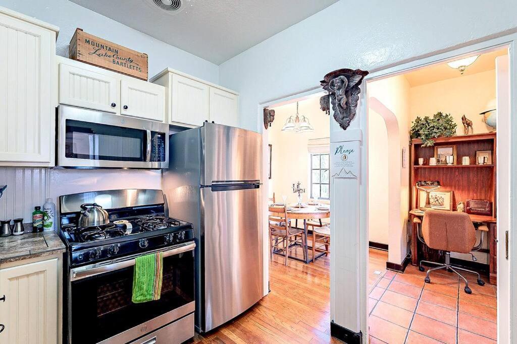 Historic 3bd 2ba Bungalow, Steps To Uofa, Summer Rates!