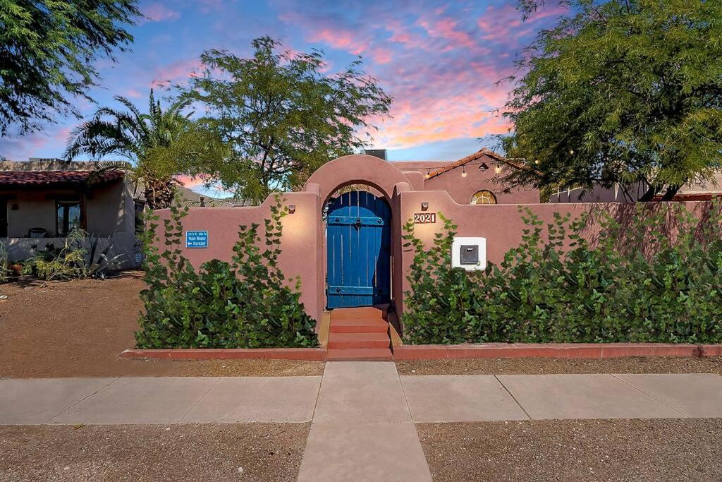 Historic 3bd 2ba Bungalow, Steps To Uofa, Summer Rates! *