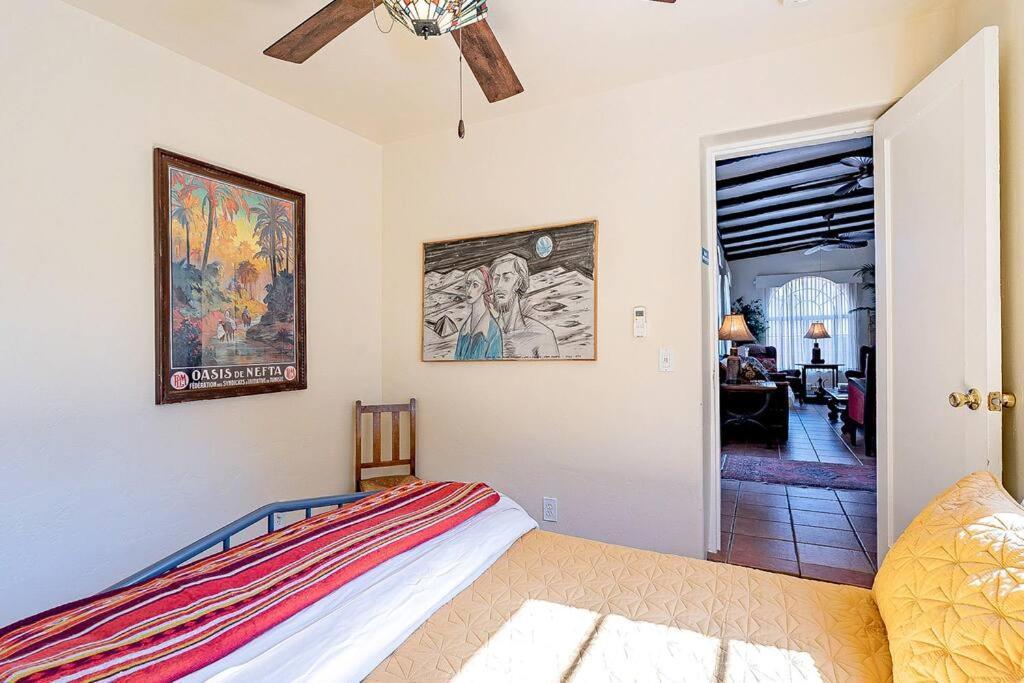 Holiday home Historic 3bd 2ba Bungalow, Steps To Uofa, Summer Rates! *