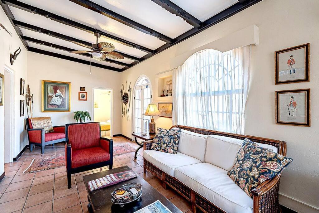 Historic 3bd 2ba Bungalow, Steps To Uofa, Summer Rates!