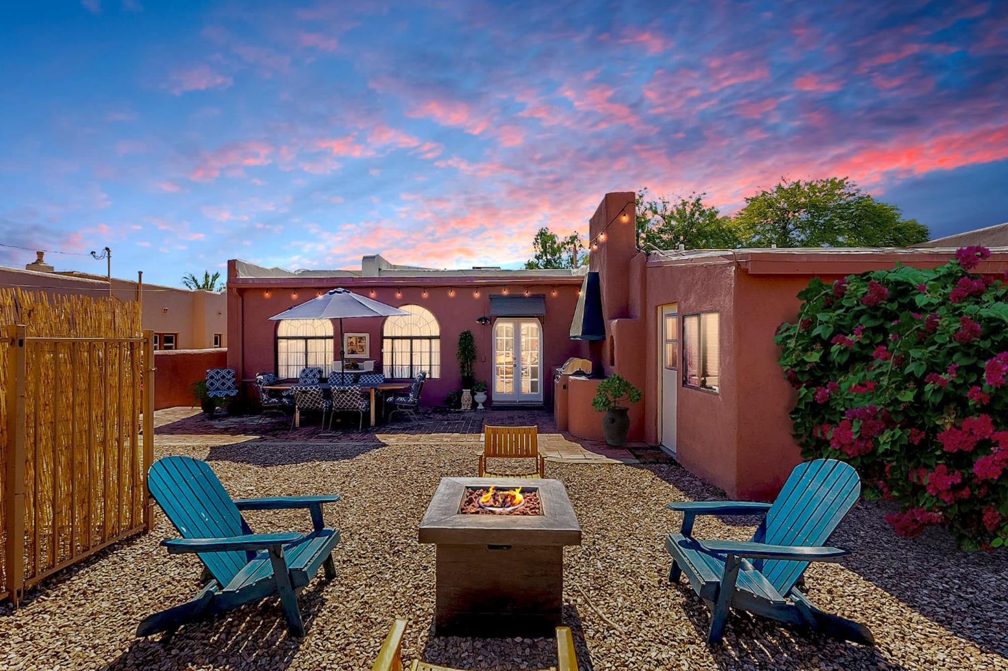 Charming Basement 2 Blocks From Uofa, Summer Rates! Holiday home