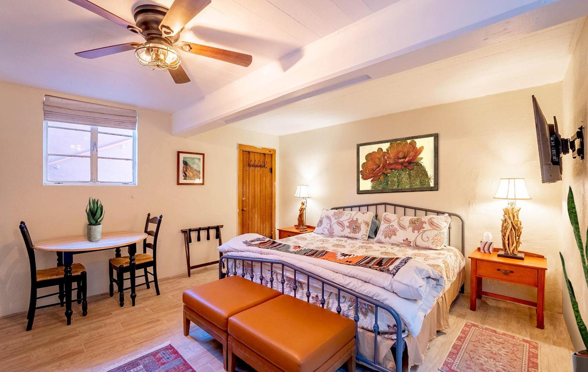 Charming Basement 2 Blocks From Uofa, Summer Rates! * Tucson