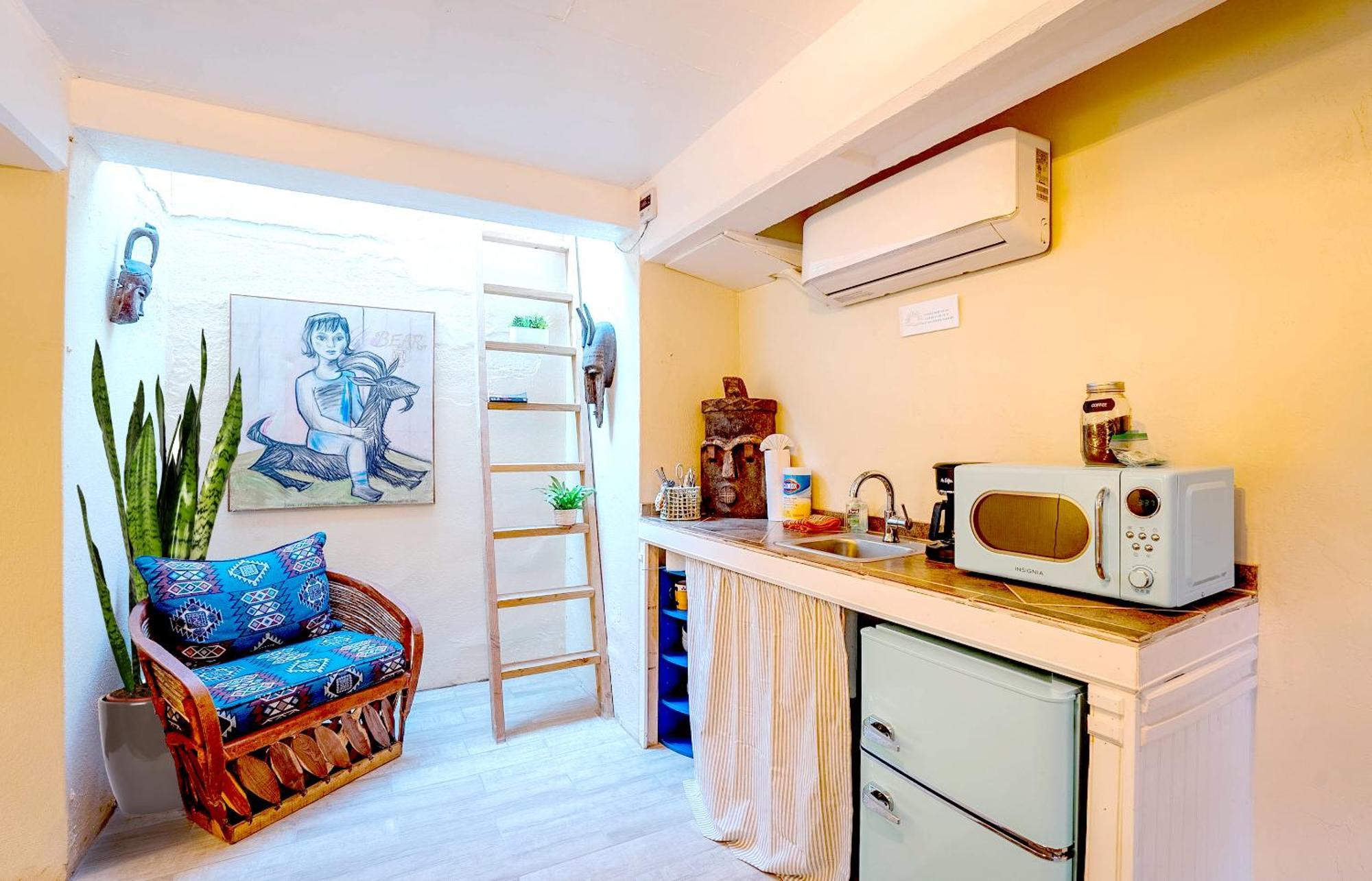 Holiday home Charming Basement 2 Blocks From Uofa, Summer Rates! Tucson