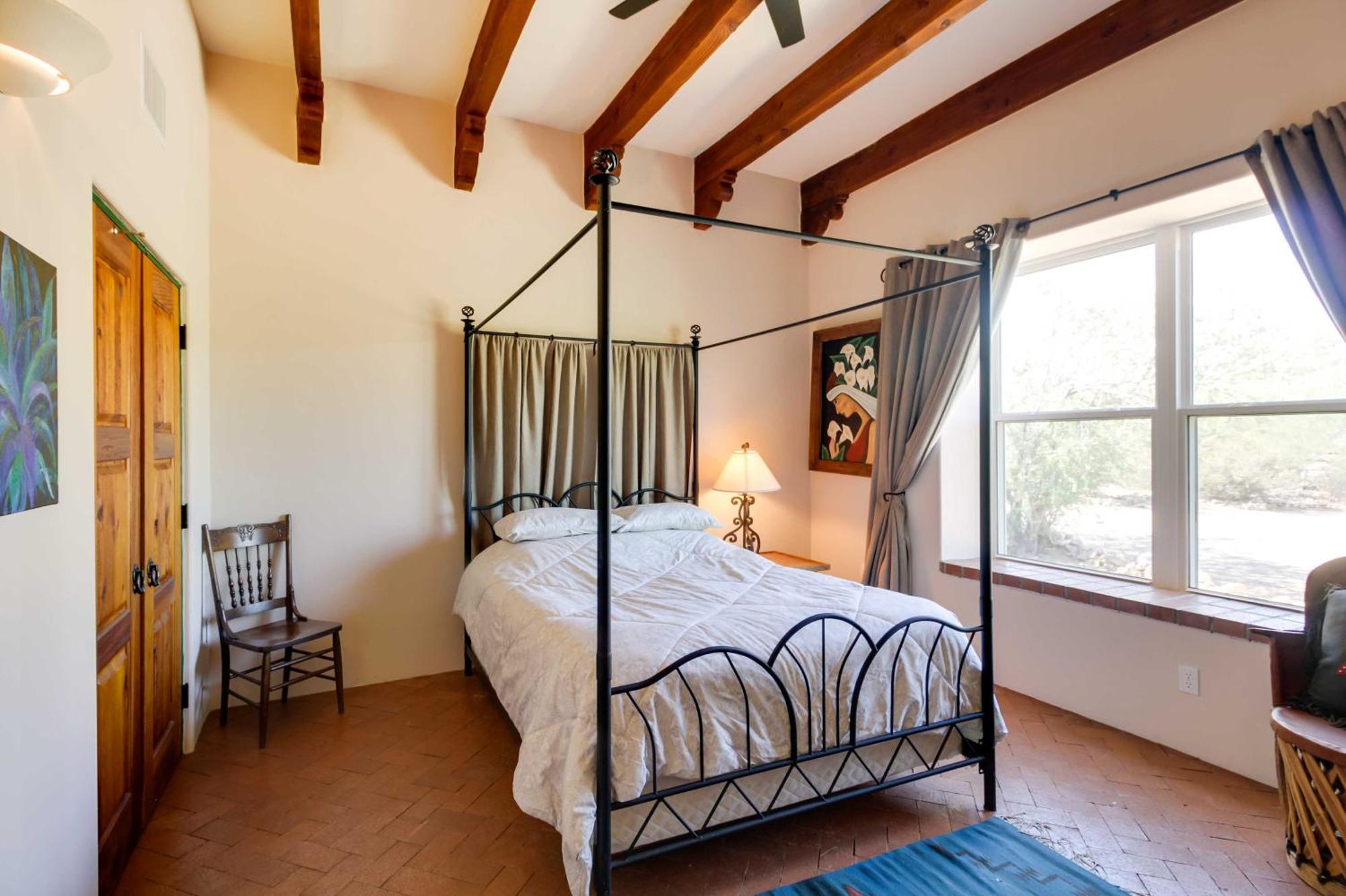 El Diamante Mtn-view Casita With Private Jacuzzi! Holiday home Tucson