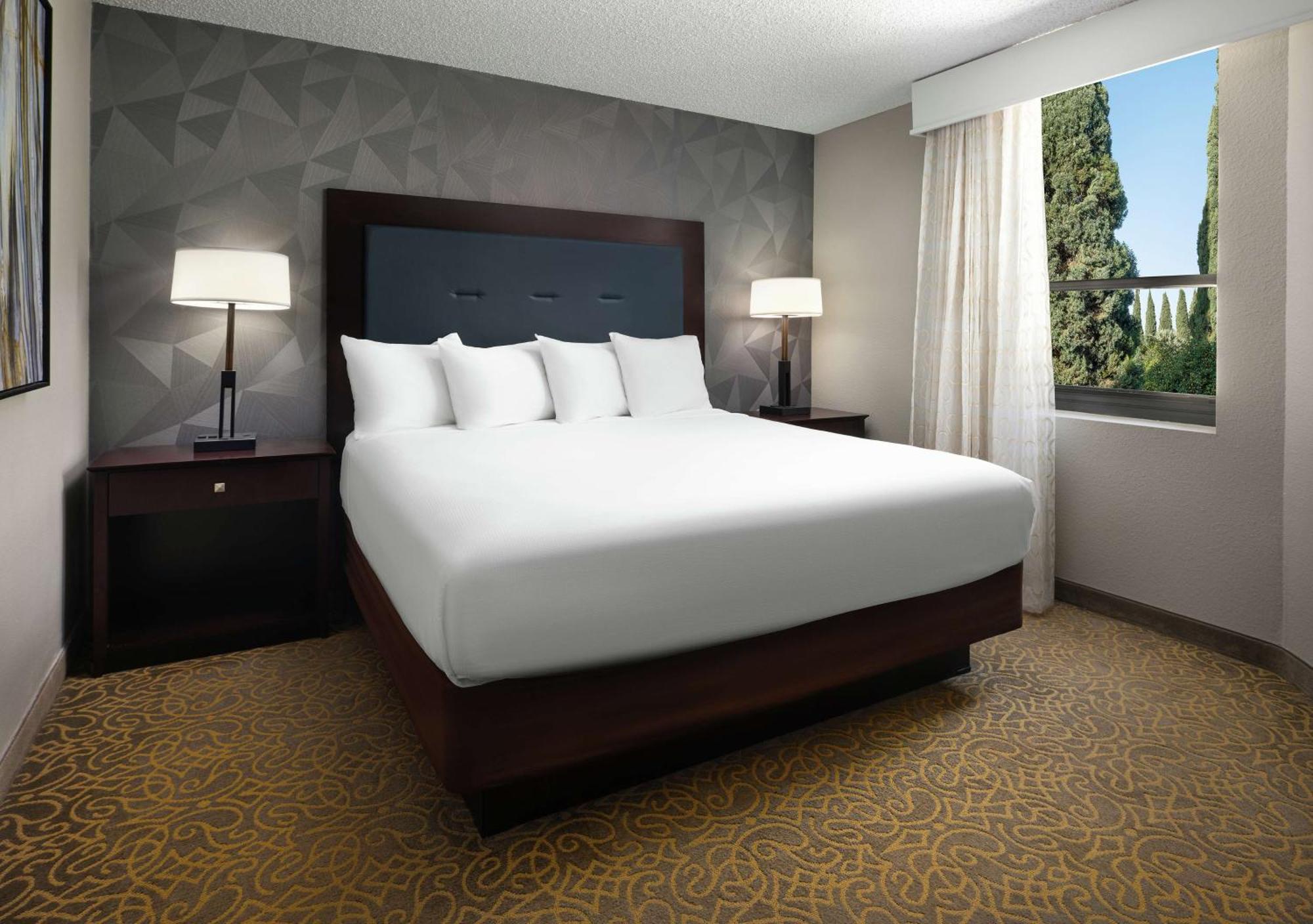 Embassy By Hilton East 4*