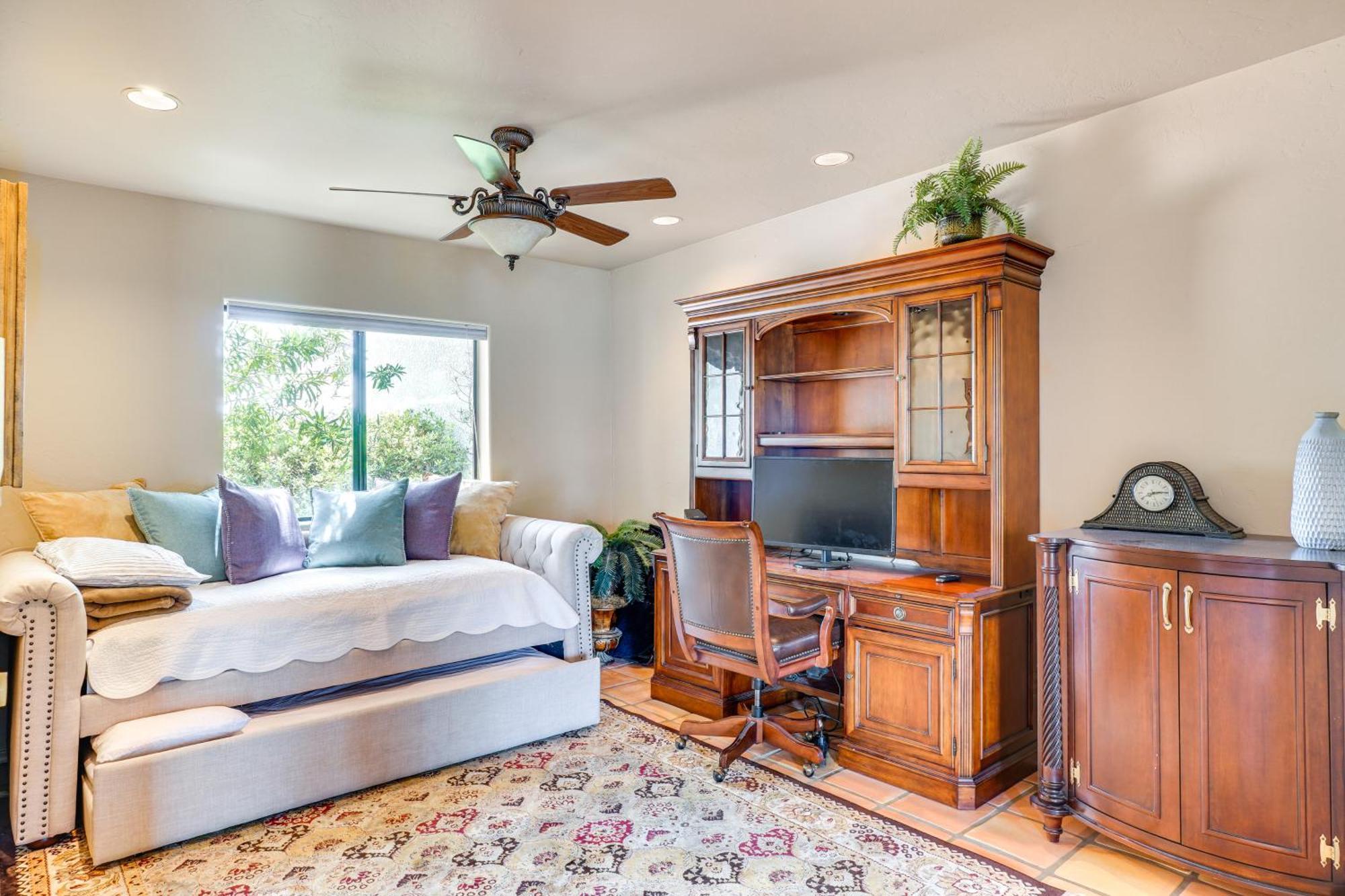 Holiday home Beautiful Oasis With Pool, Views And Privacy!
