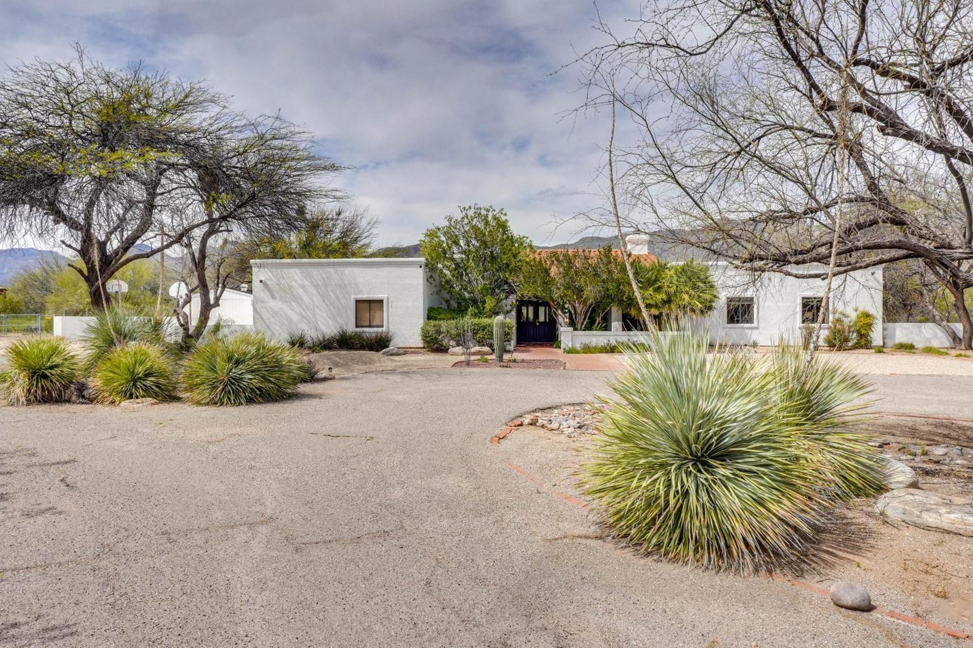 Beautiful Oasis With Pool, Views And Privacy!