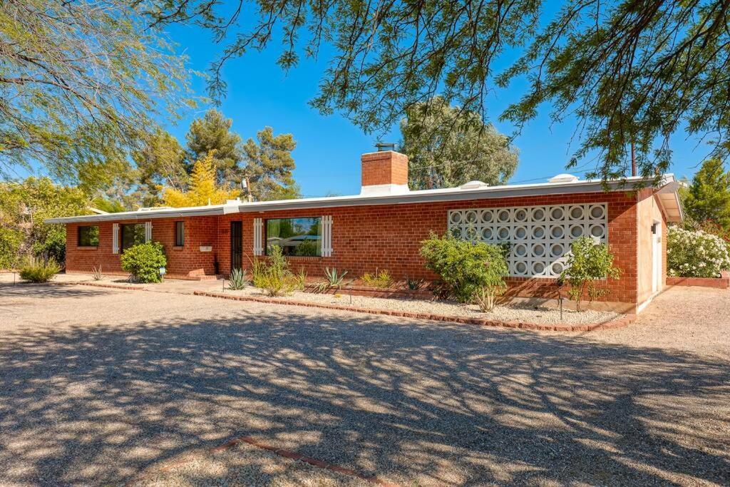 Holiday home Stylish Mid-century Oasis With Pool Tucson