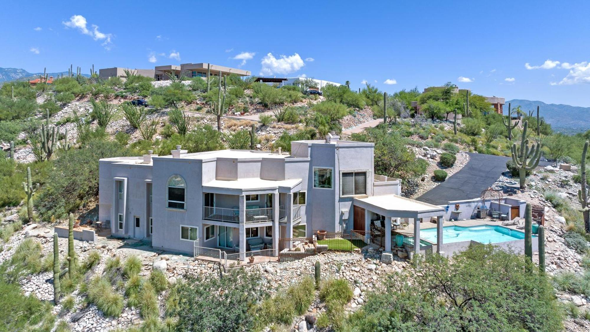 Hilltop Estate Holiday home *