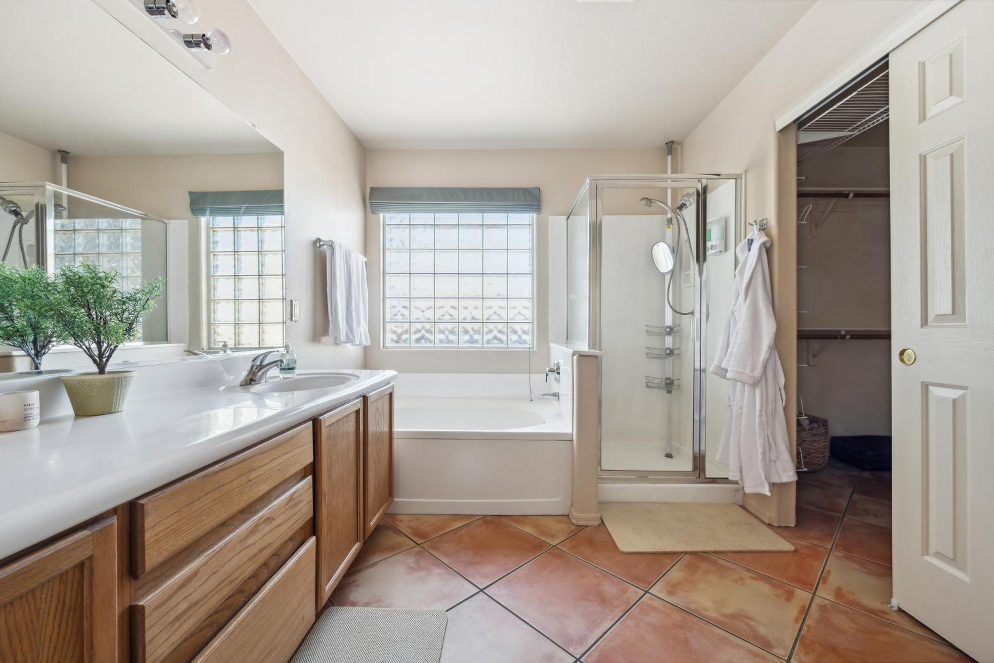 The Perfect Family Escape- Spacious And Cozy Tucson