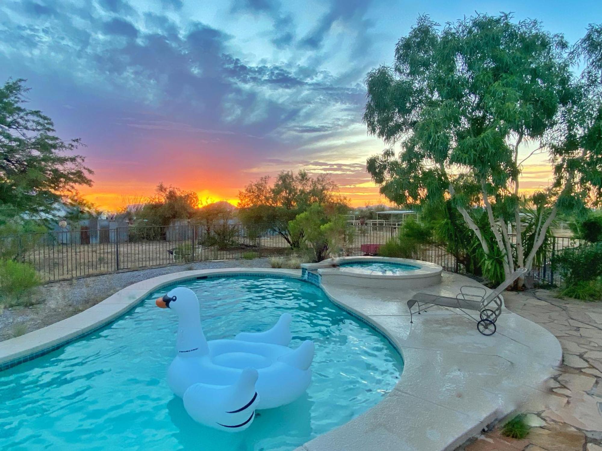Holiday home Lazy H Bar Desert Outpost Ranch House With Pool And Hot Tub *