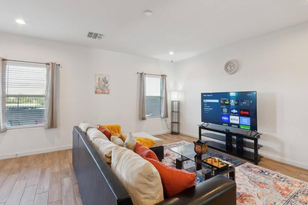 Holiday home Taste Of Getaway With 3 King Beds And Views Of Silverbell Golf Course And Mountains Tucson