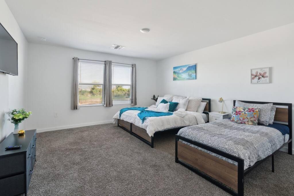Taste Of Getaway With 3 King Beds And Views Of Silverbell Golf Course And Mountains Tucson
