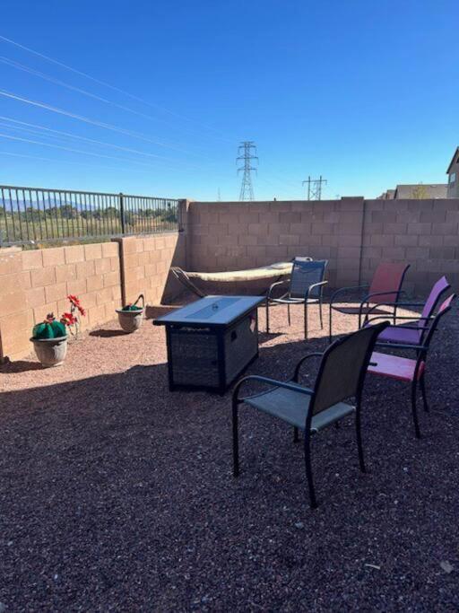 Taste Of Getaway With 3 King Beds And Views Of Silverbell Golf Course And Mountains Holiday home *