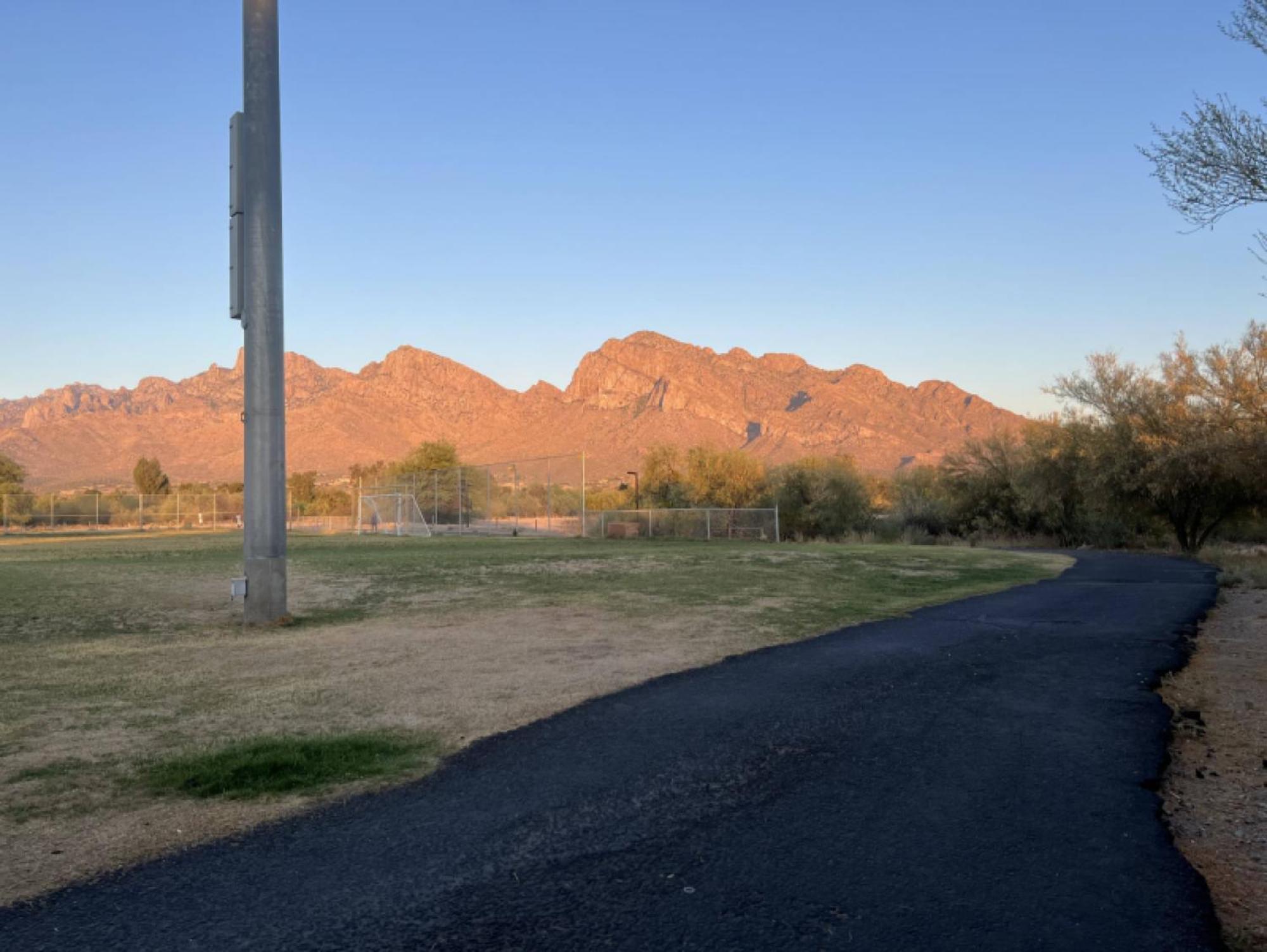 Private - Billiards, Mountain Views, Private Desert Access, Hoa Pool & Spa, Bbq, At Lambert Park - Bourbondale Holiday home *