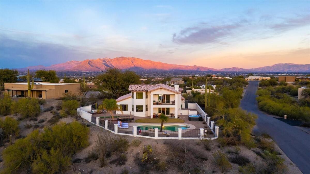 Holiday home Casa De Oro 360 Desert Views Hot Tub Pool Tucson