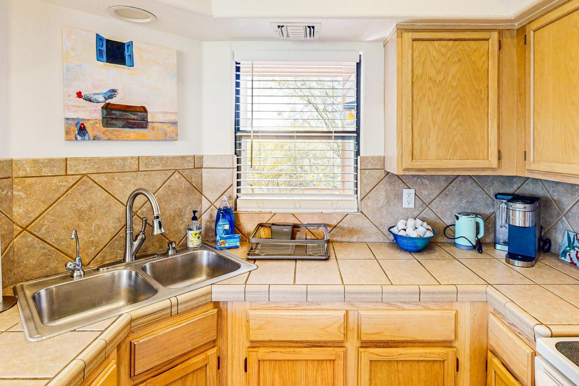 Desert Horizon Haven Apartment *