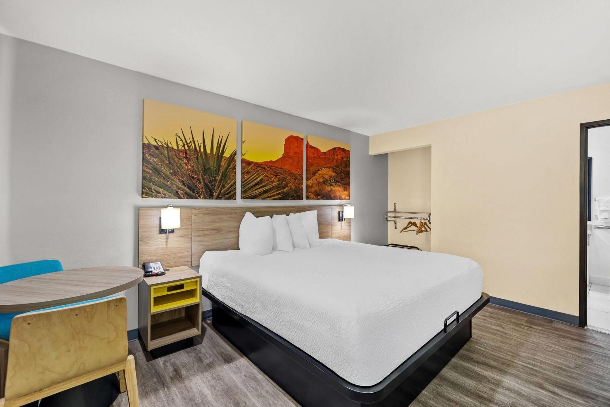 Hotel Days By Wyndham Airport 3*