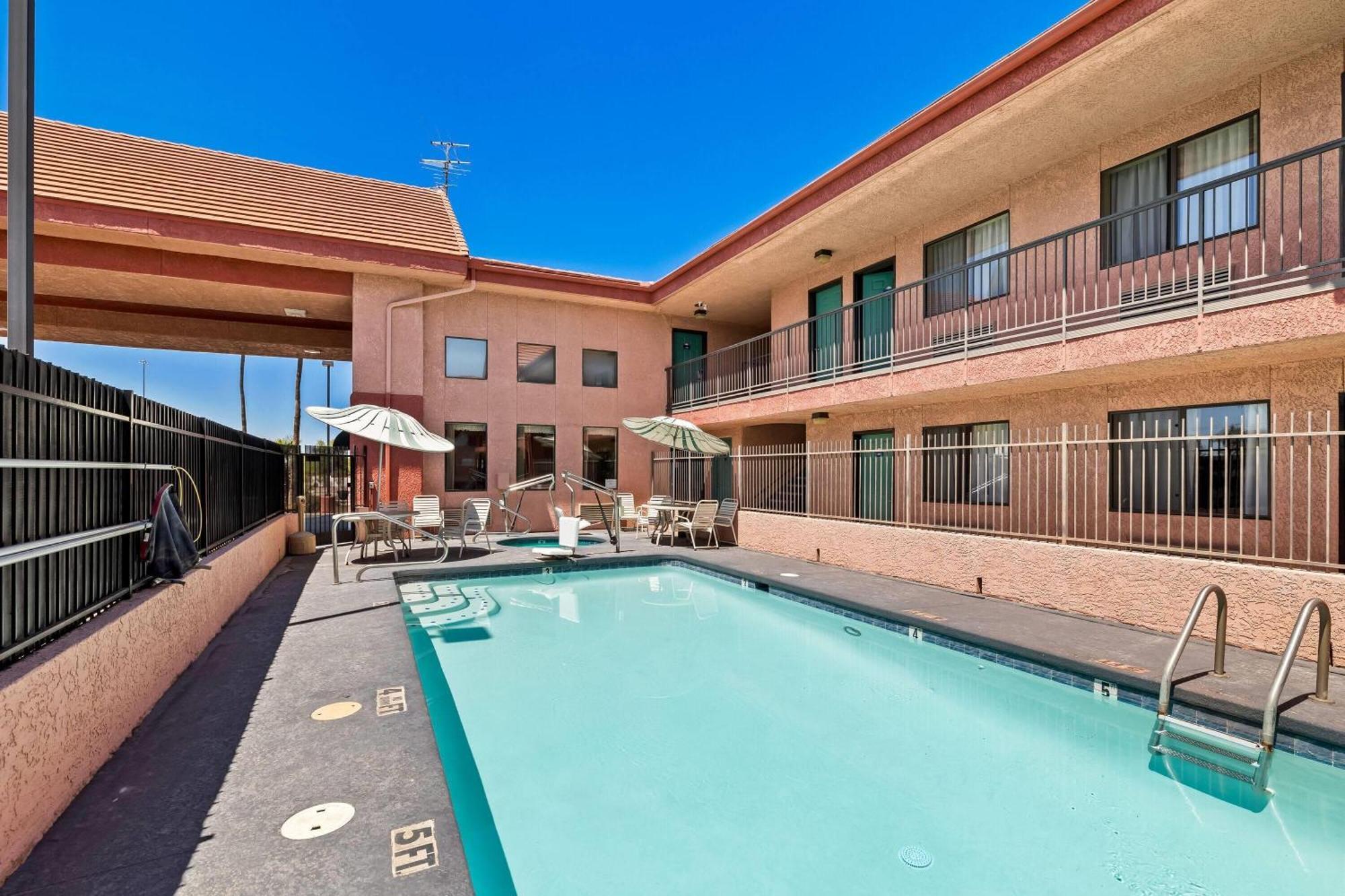 Days By Wyndham Airport 3* Drexel Heights