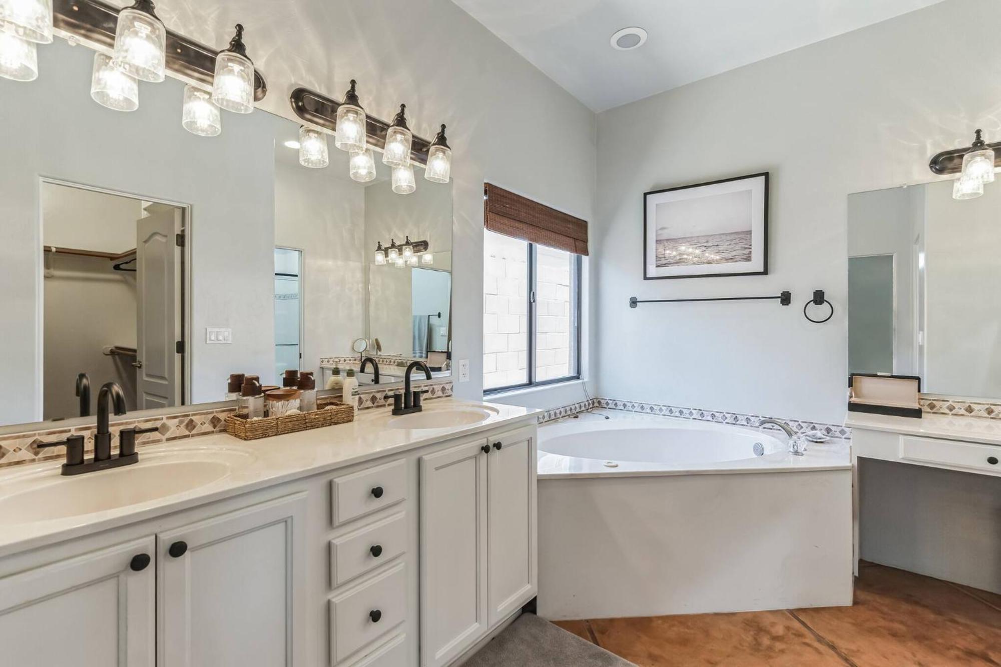 Pristine Placita | Spa-like Oasis W/ Pool & Views