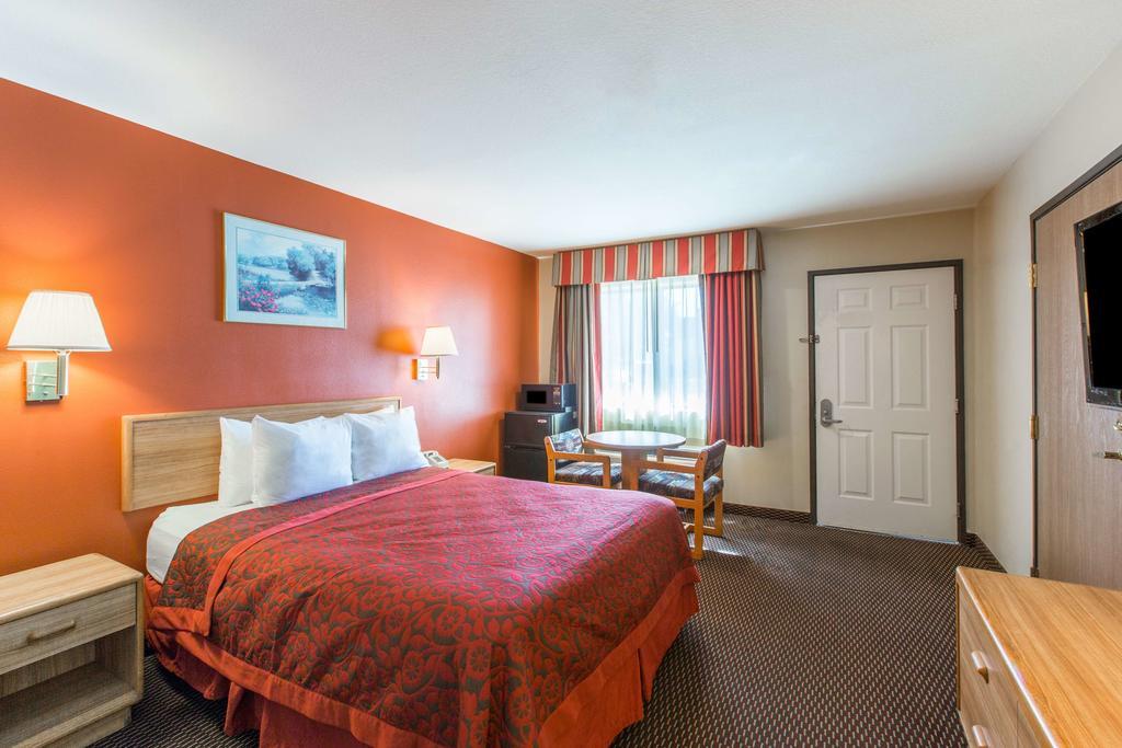 Hotel Days By Wyndham Airport Drexel Heights