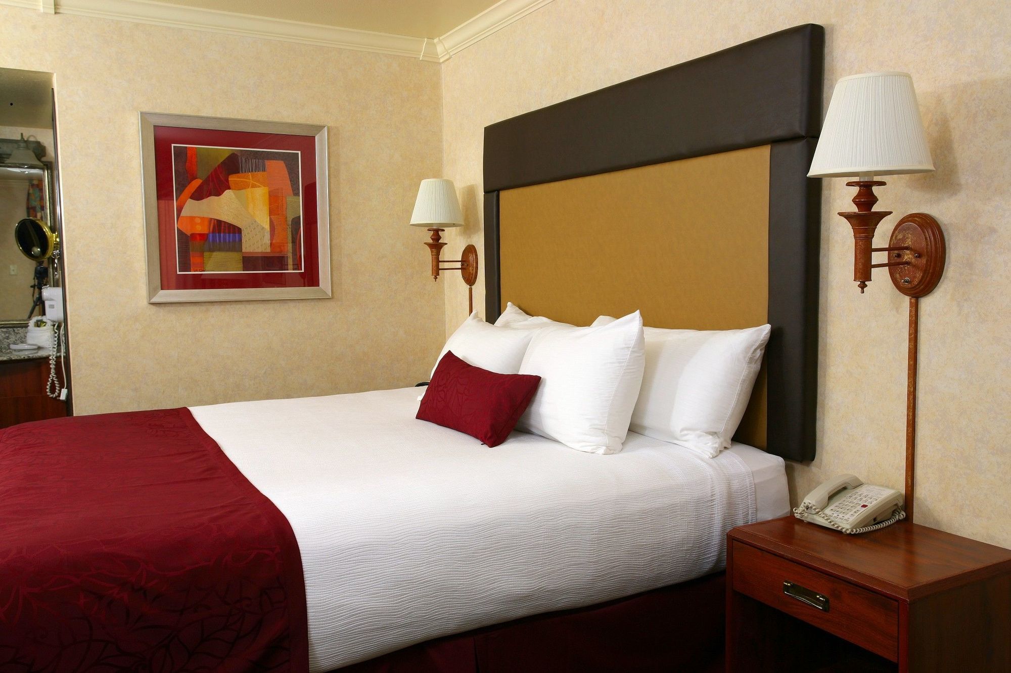 Western Innsuites Foothills & Casas Adobes