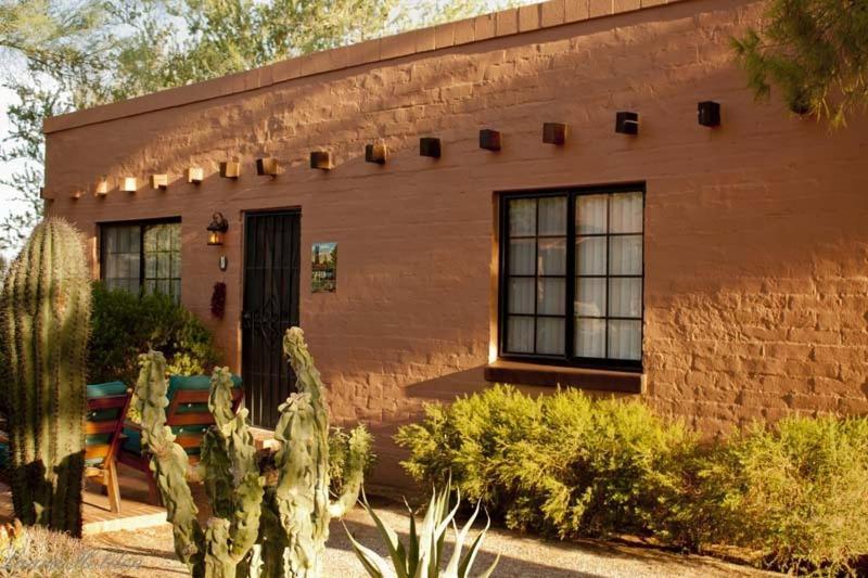 Bed & Breakfast White Stallion Ranch