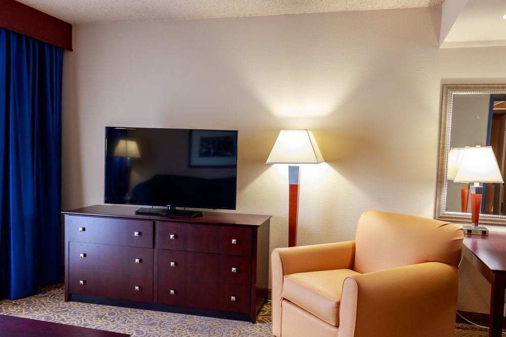 Embassy By Hilton East Hotel 4*