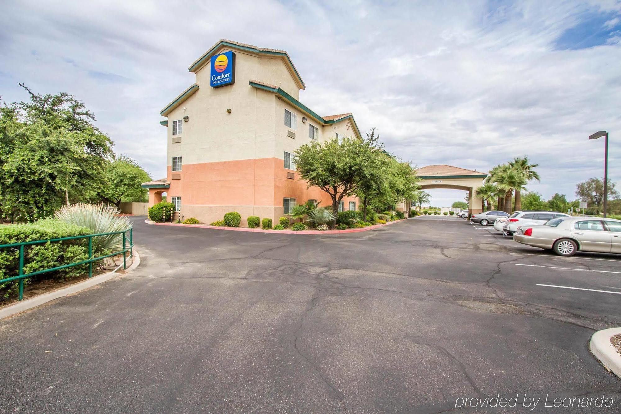 Comfort & North Marana Hotel