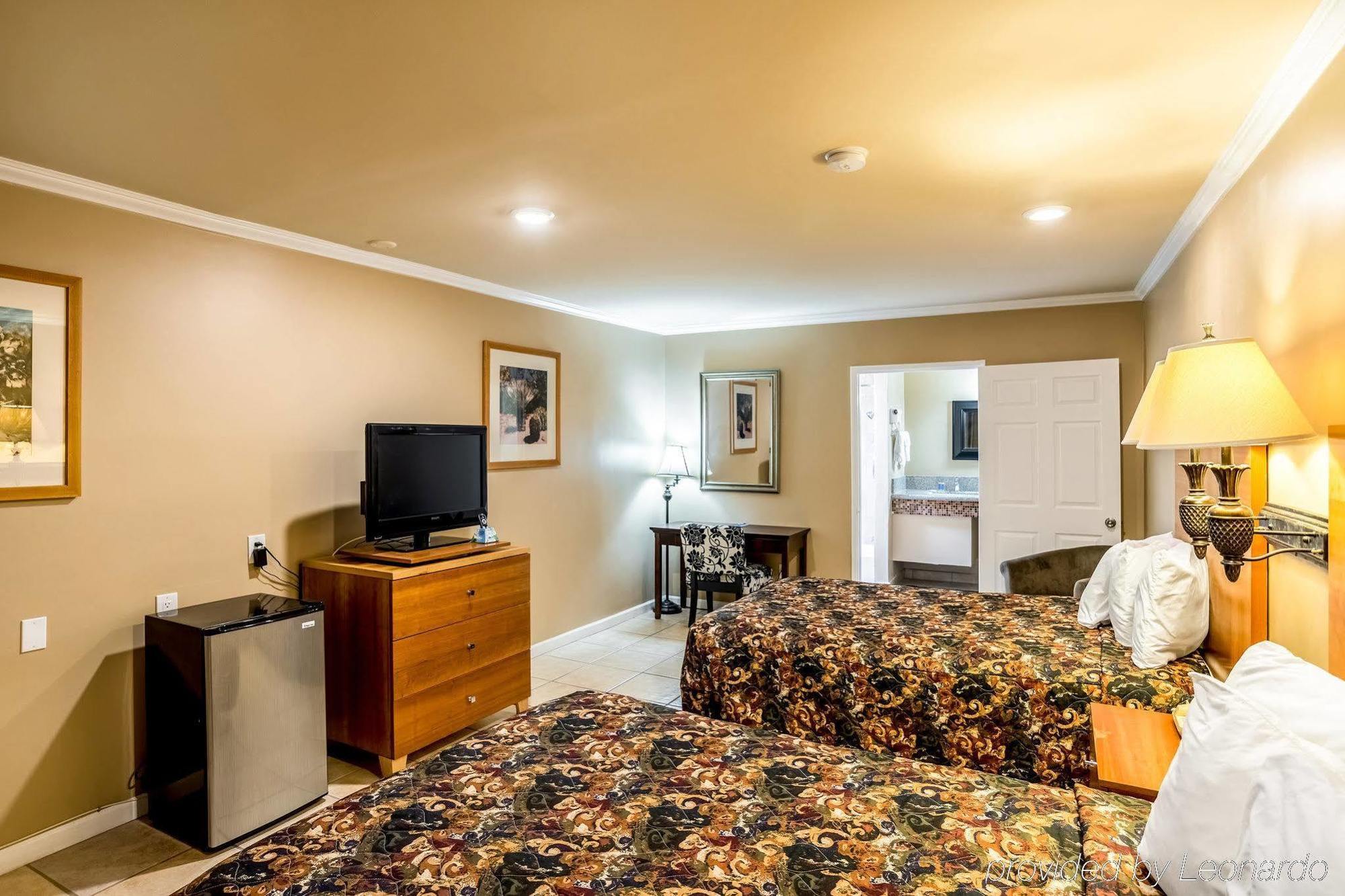 Rodeway Hotel 2*