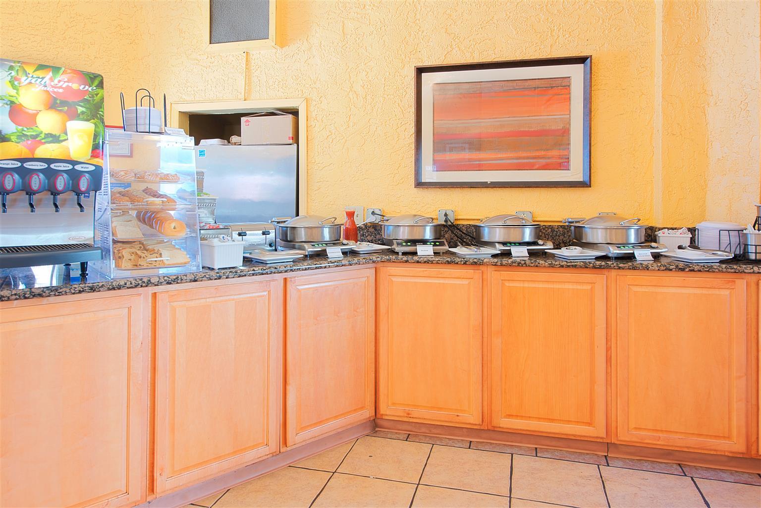 Western Innsuites Foothills & Casas Adobes