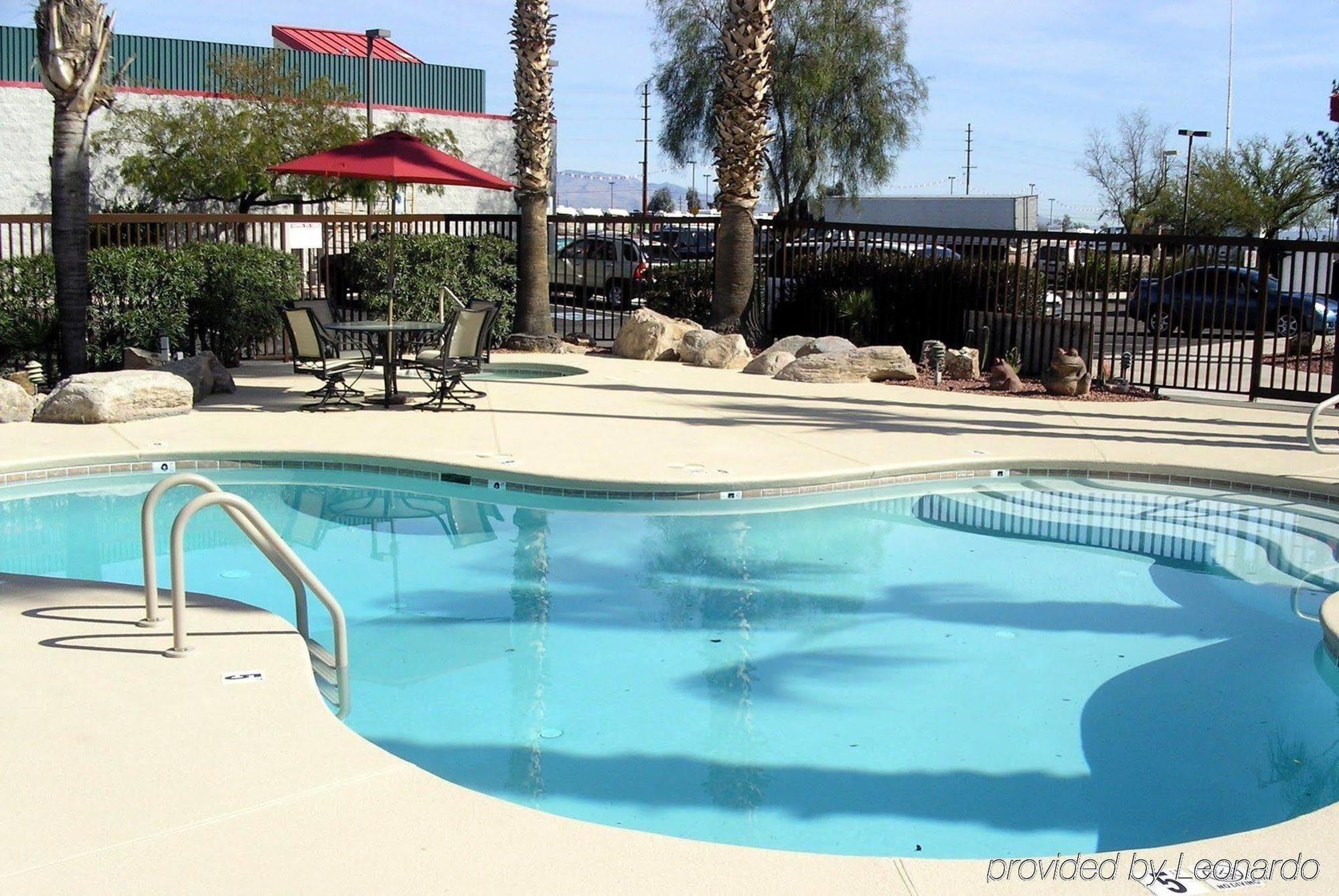 Red Roof South - Airport Motel 2*