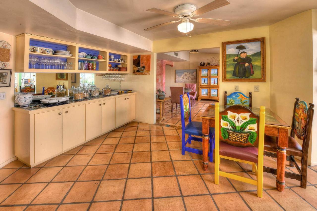 Azure Gate Bed & Breakfast 3*