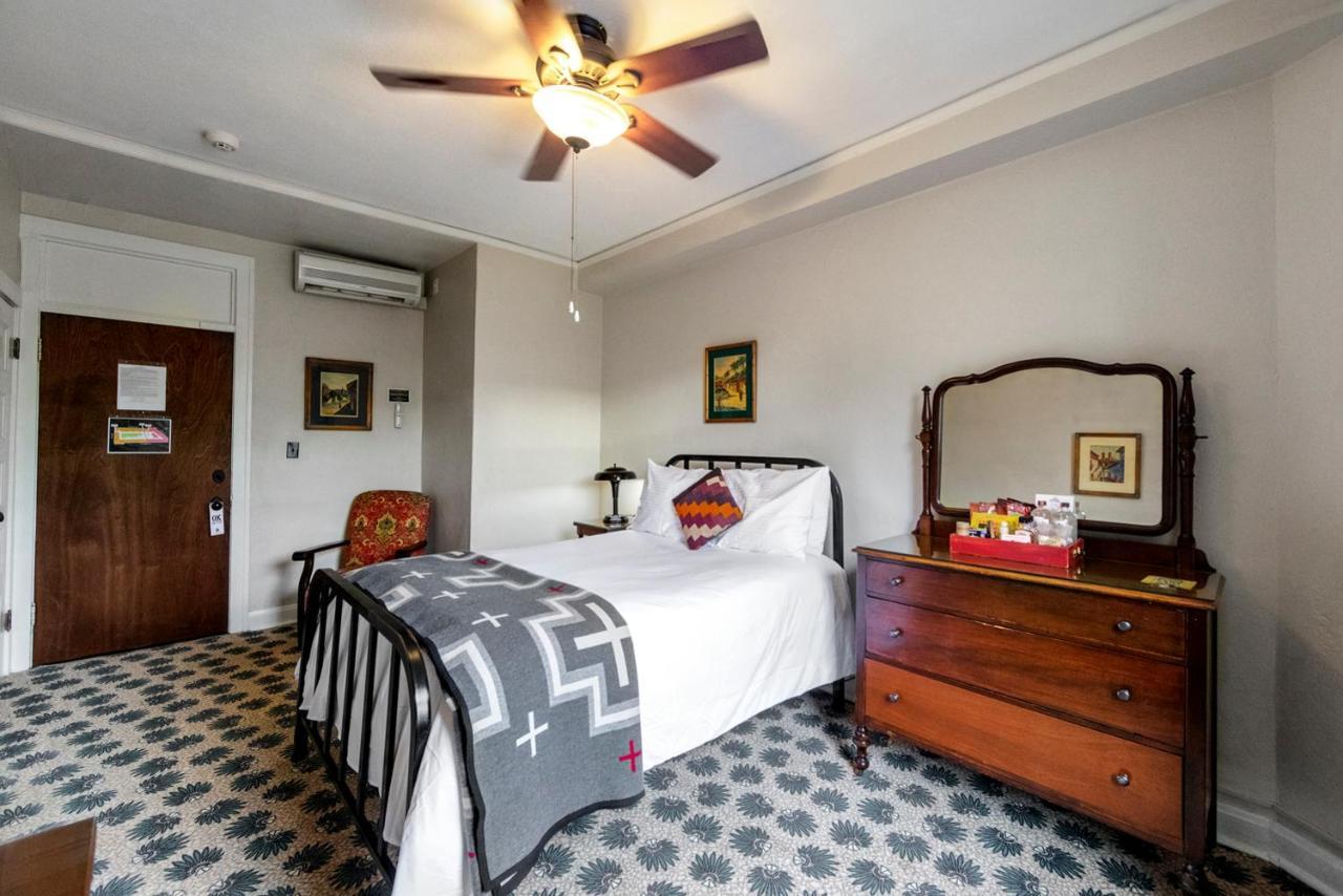 Hotel Congress Hotel 3*