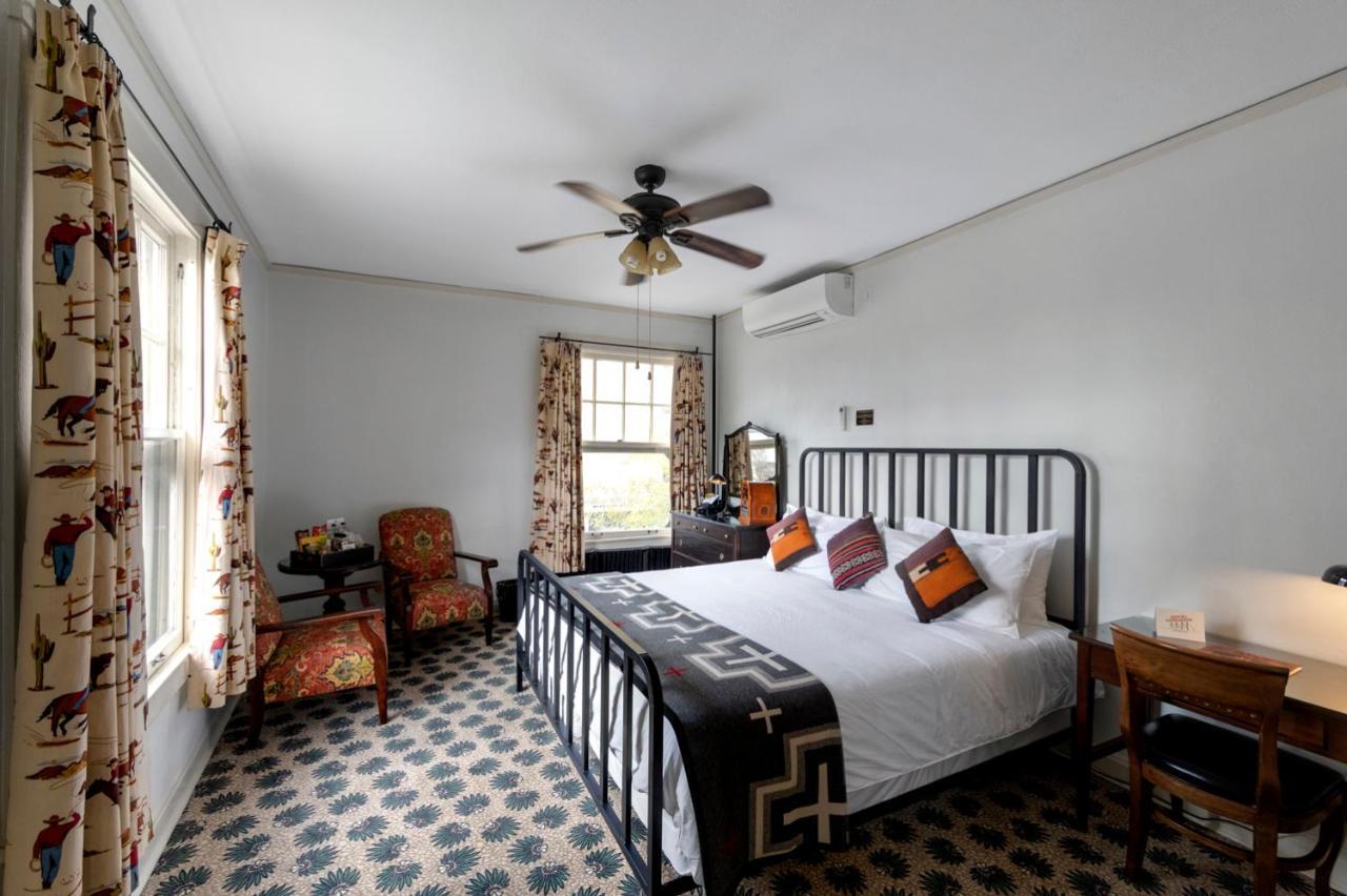 Hotel Congress 3*