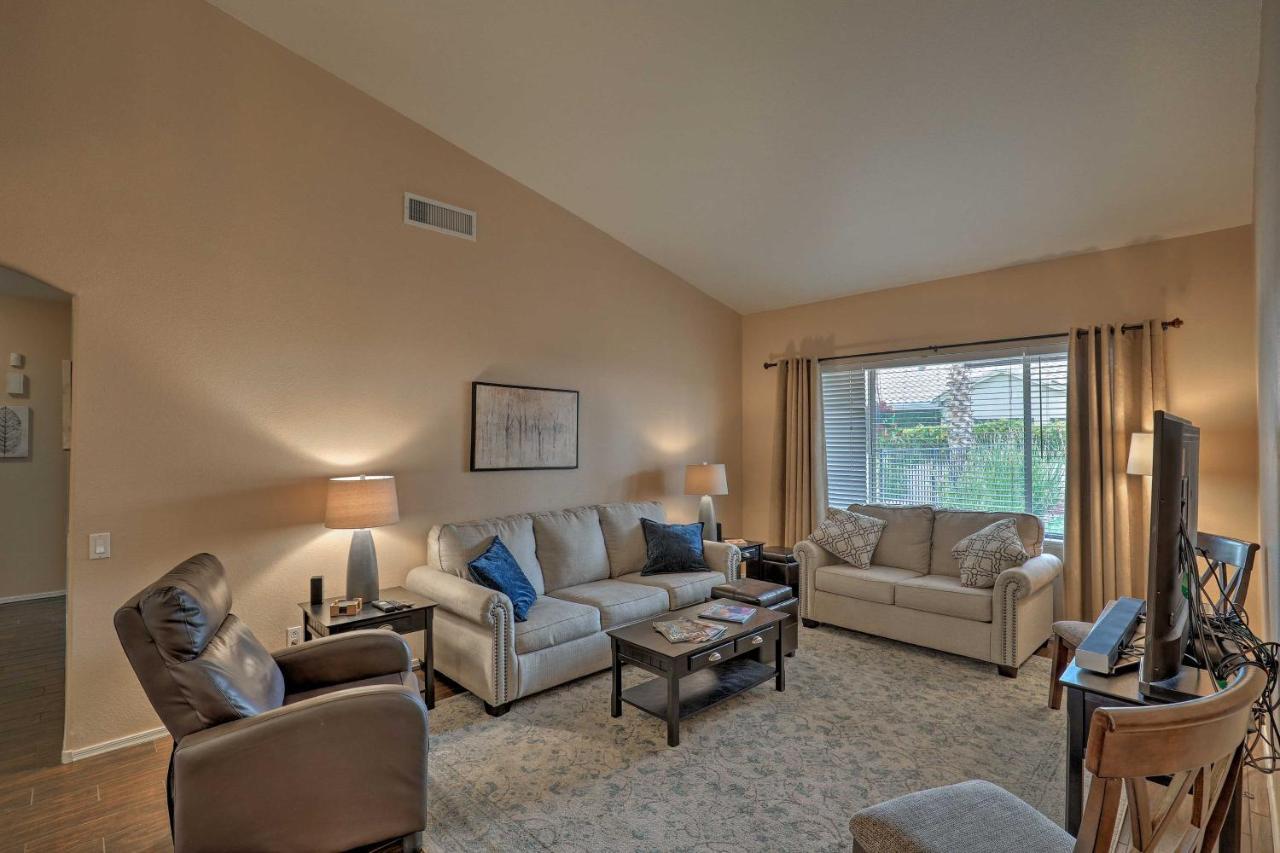 Getaway With Yard, Pool, Hot Tub And Gas Grill!