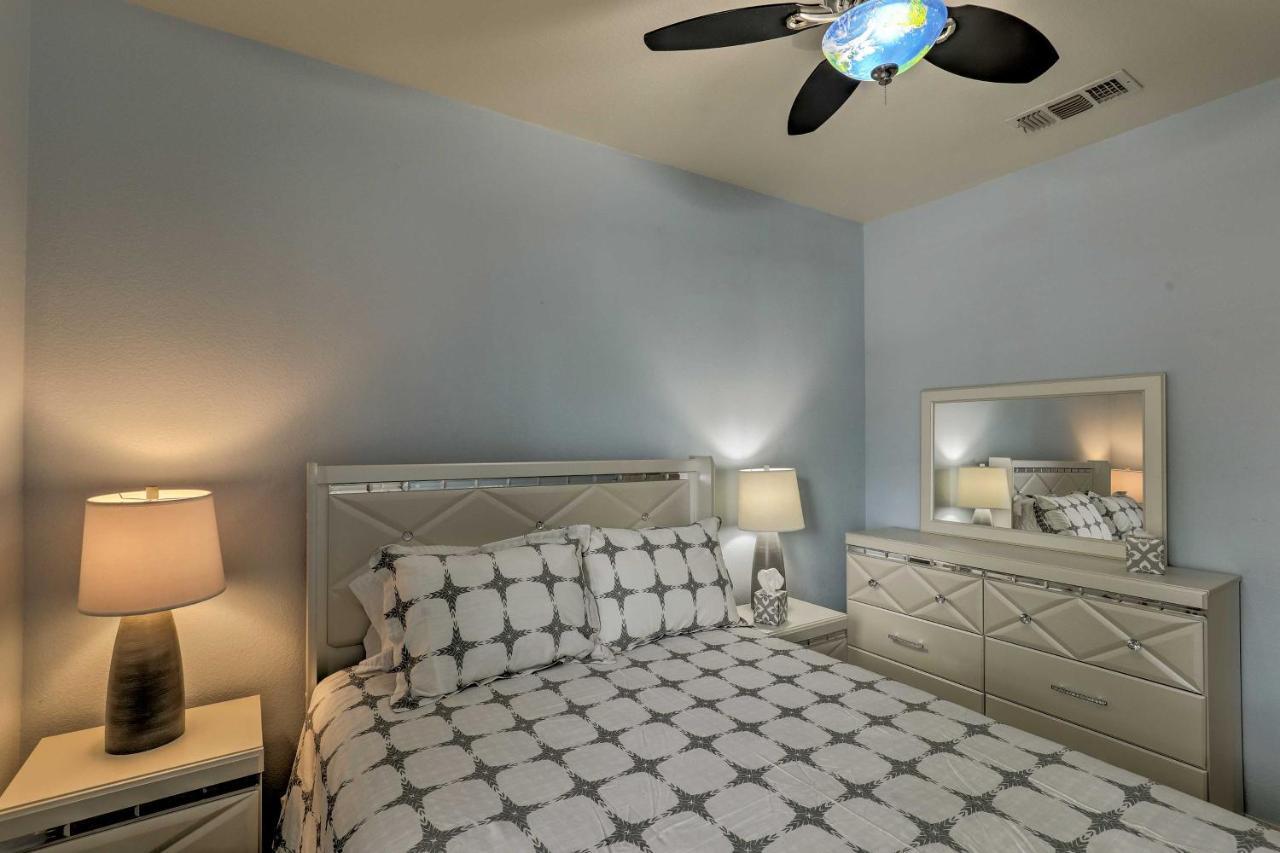 Holiday home Getaway With Yard, Pool, Hot Tub And Gas Grill!
