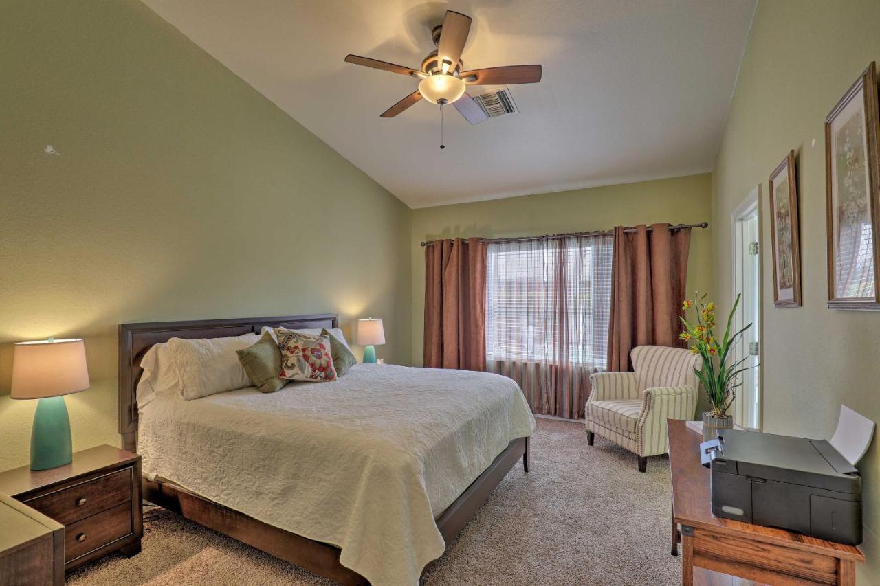 Getaway With Yard, Pool, Hot Tub And Gas Grill! Holiday home Tucson