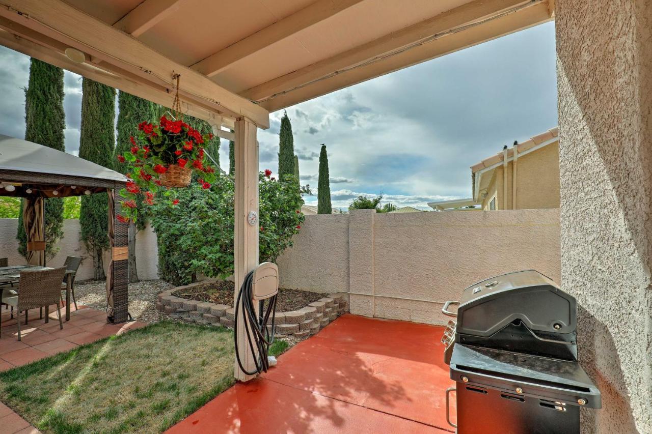 Getaway With Yard, Pool, Hot Tub And Gas Grill! Holiday home *