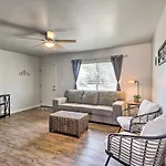 Sun-Dappled Tucson Home With Patio And Grill!