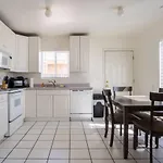 Comfortable And Bright 3-Bedroom Home In Tucson