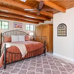 Sam Hughes Inn