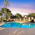 Cheerful & Relaxing 5 Location Pool Parking