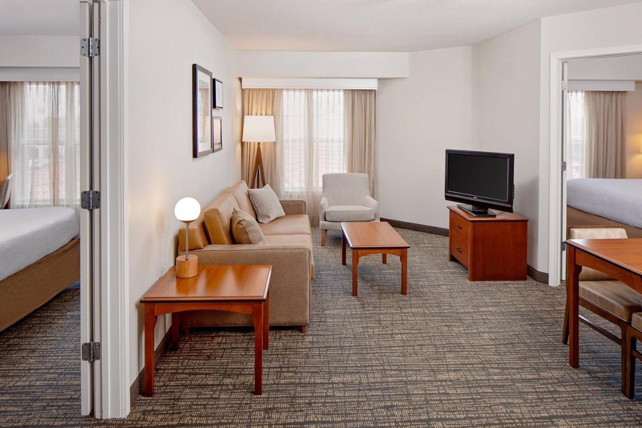 By Marriott Williams Centre 3*