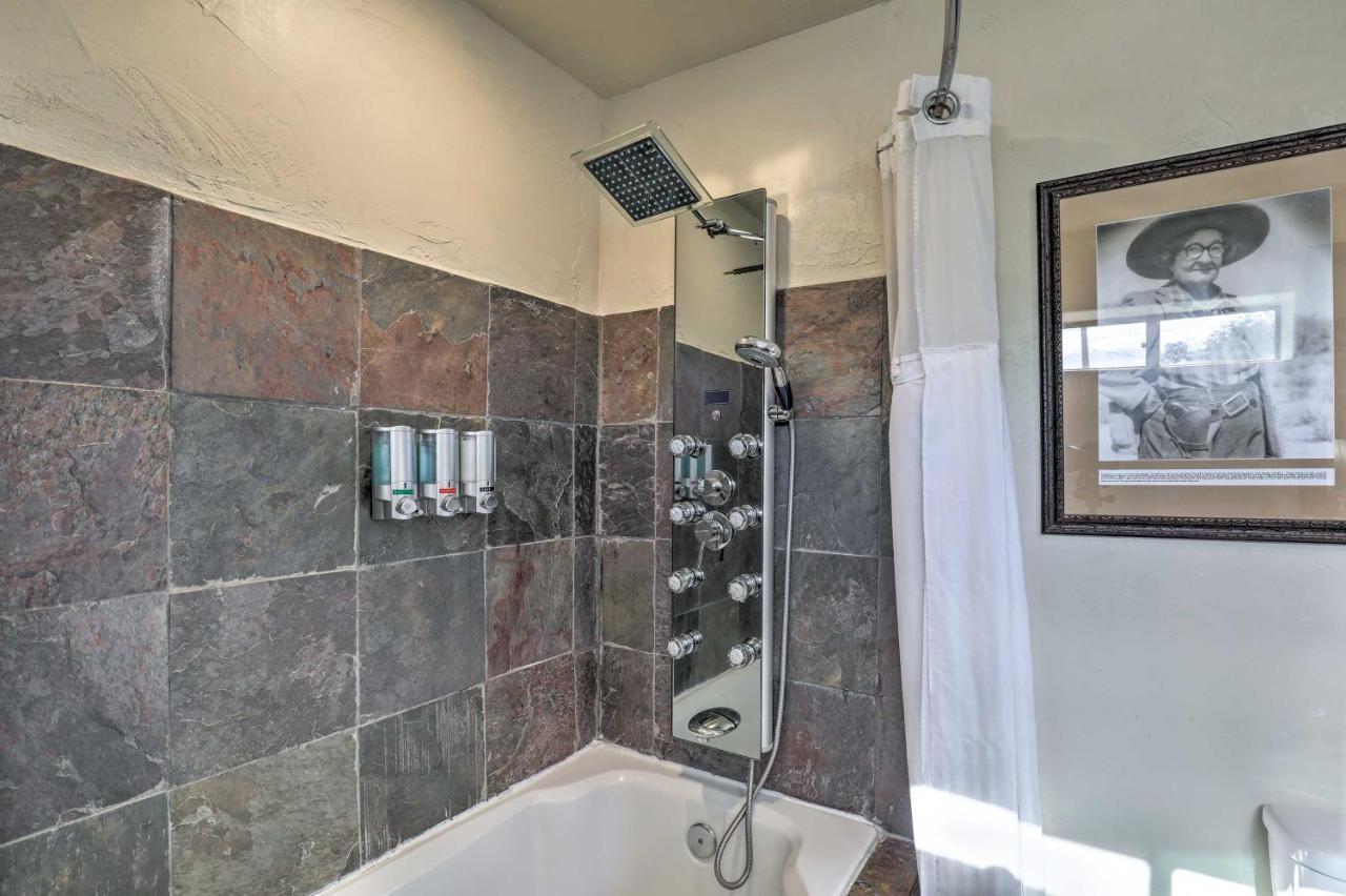 Pet-friendly Casita Shared Hot Tub And Porch Holiday home *
