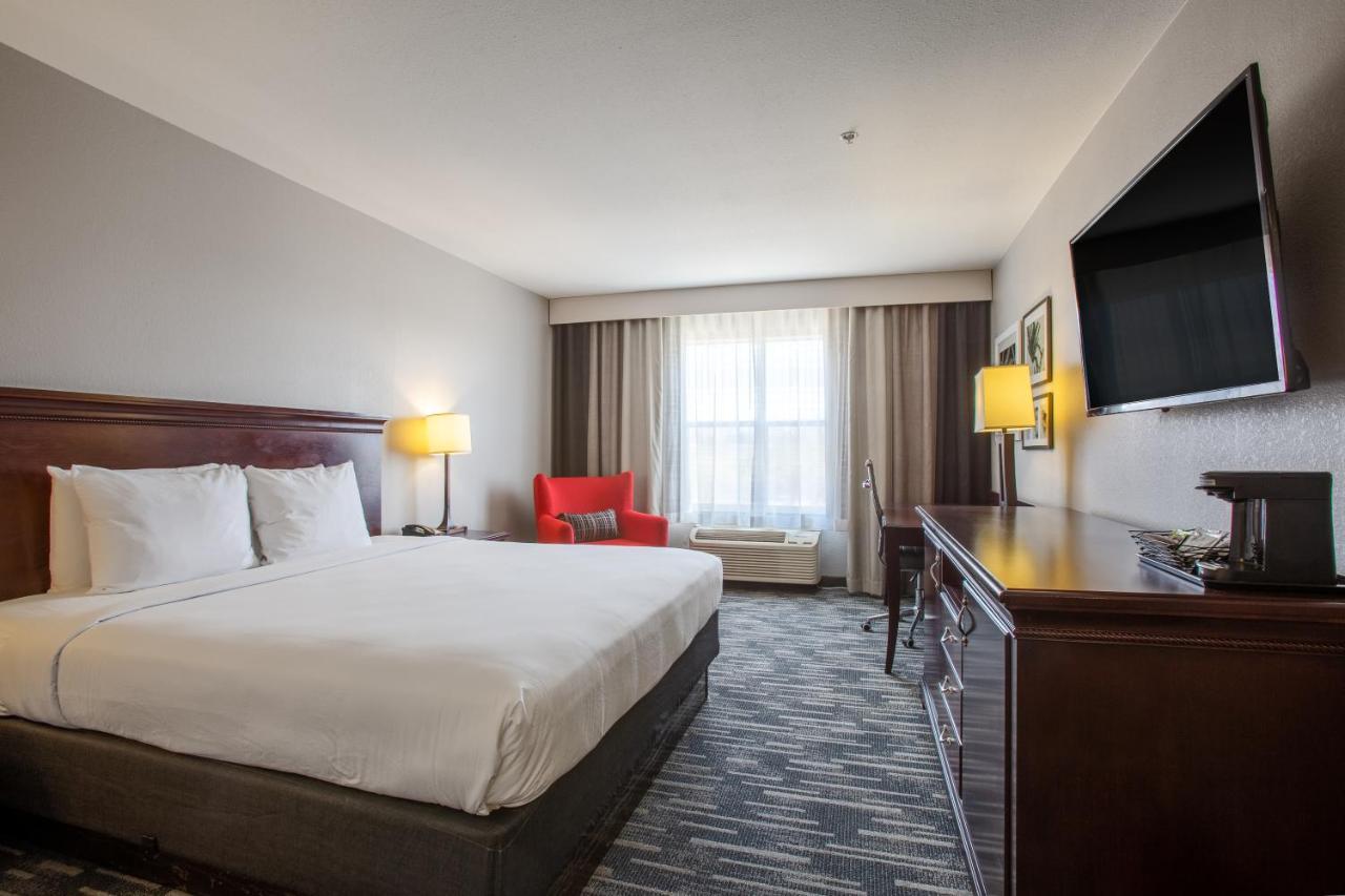 Country & By Radisson, Center Az Hotel 3*