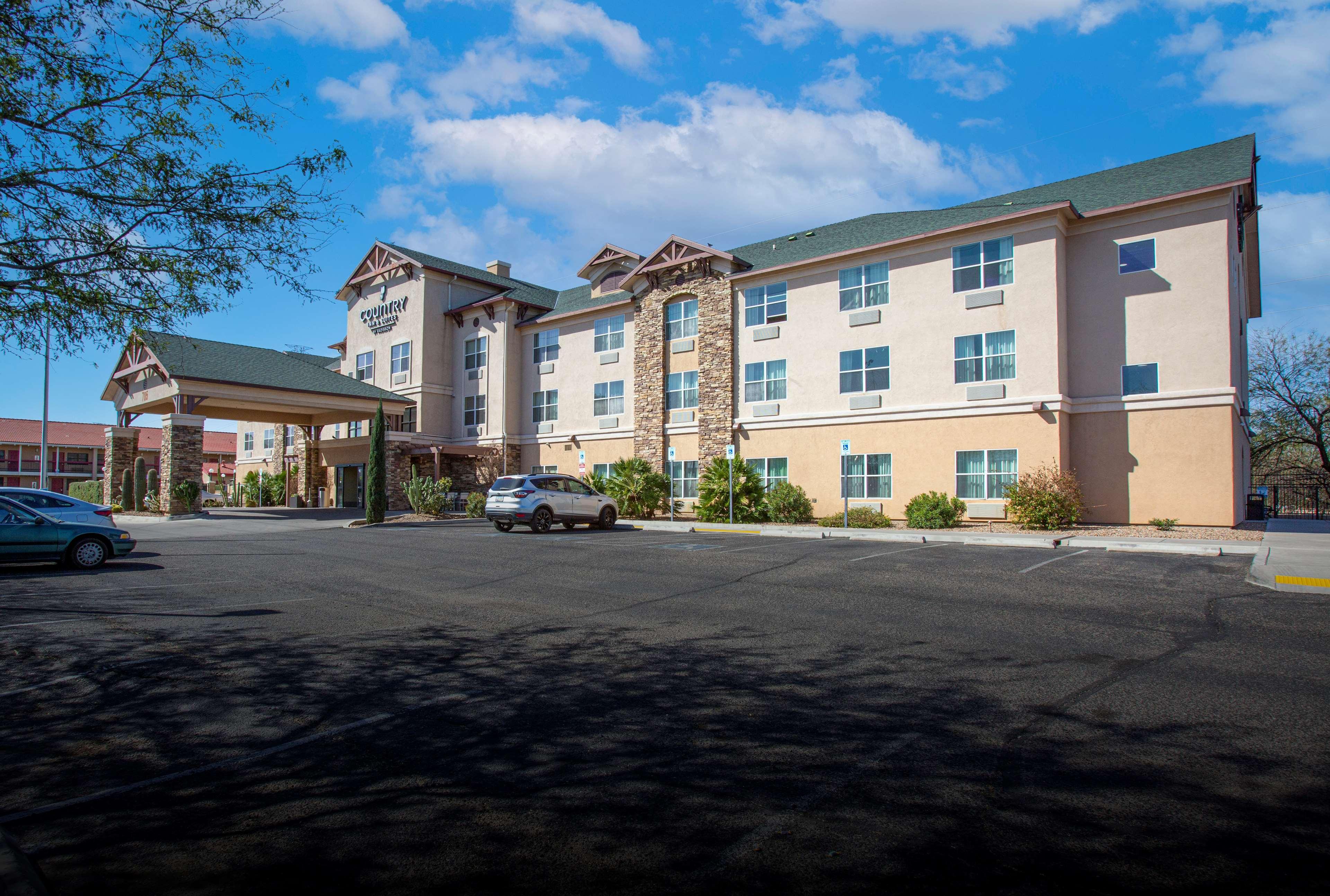 Country & By Radisson, Center Az Tucson