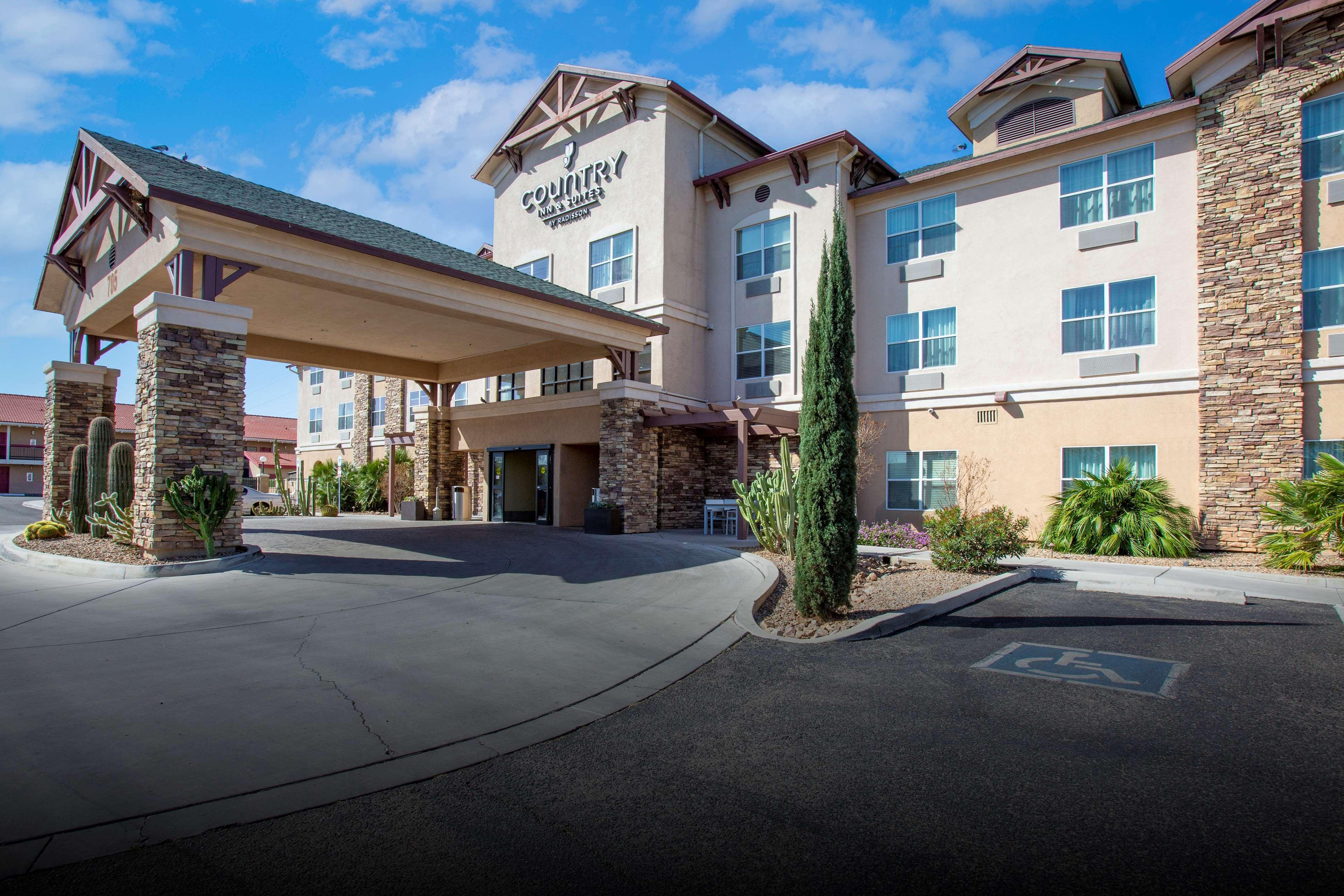 Country & By Radisson, Center Az 3* Tucson